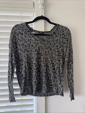 Rails Gray and Black Leopard Print V-Neck Long Sleeve Top